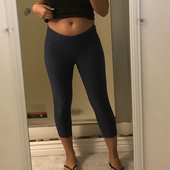 Nike Pants - Nike Cropped Workout Pants